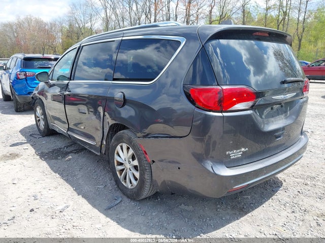 Chrysler Pacifica Touring L Plus