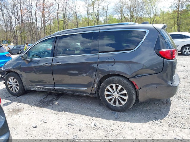 Chrysler Pacifica Touring L Plus