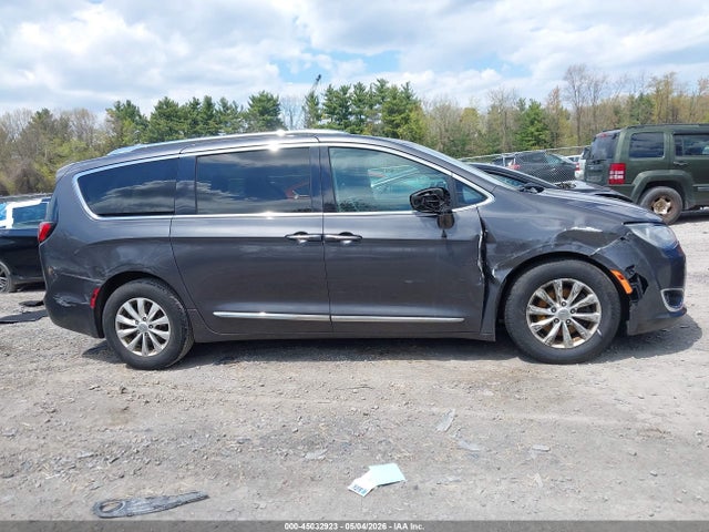 Chrysler Pacifica Touring L Plus