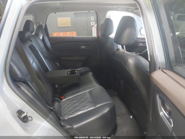 Nissan Rogue Platinum Intelligent Awd