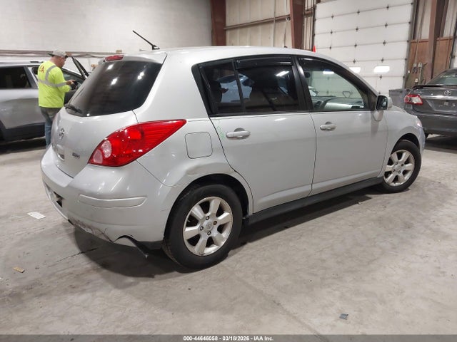 Nissan Versa 1.8 S