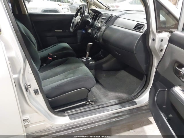 Nissan Versa 1.8 S