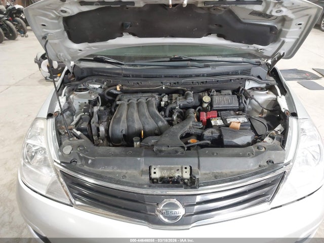 Nissan Versa 1.8 S
