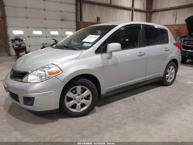Nissan Versa 1.8 S