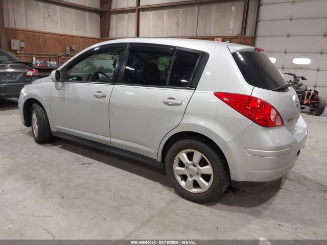 Nissan Versa 1.8 S