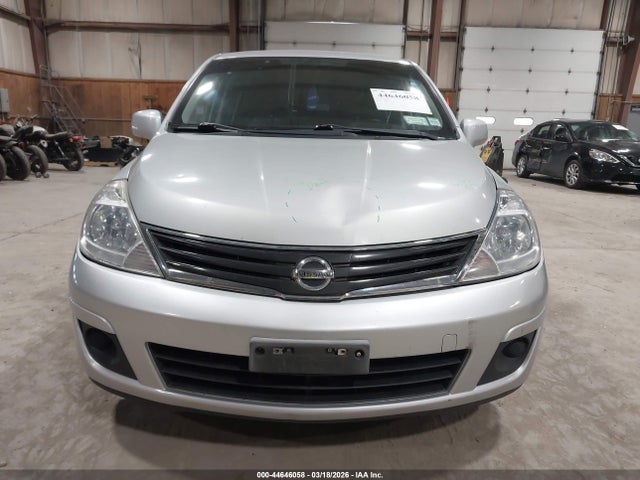 Nissan Versa 1.8 S