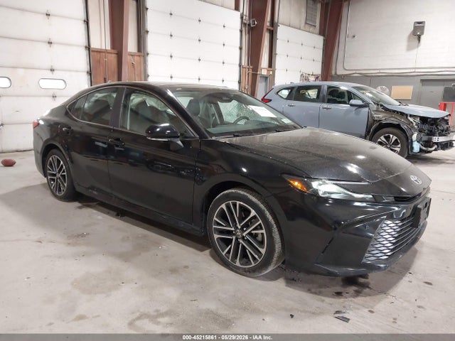 Salvage Toyota Camry Image