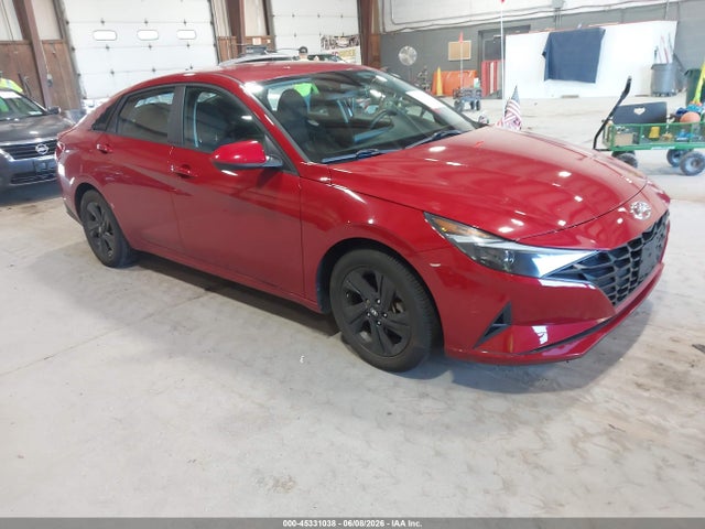 Salvage Hyundai ELANTRA Image