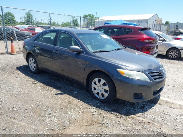 Salvage Toyota Camry Image