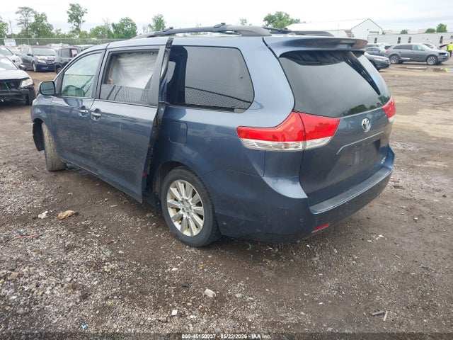 Toyota Sienna Xle 7 Passenger