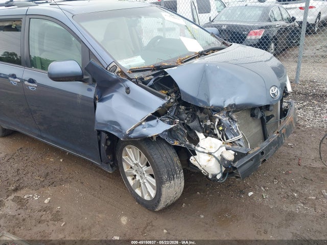 Toyota Sienna Xle 7 Passenger