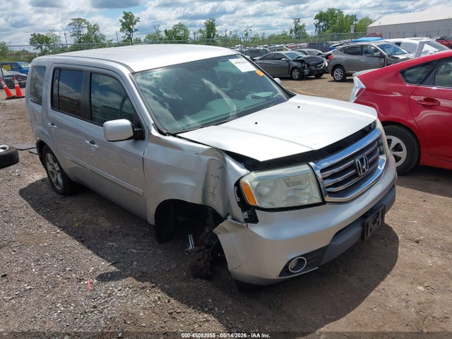 Salvage Honda Pilot Image