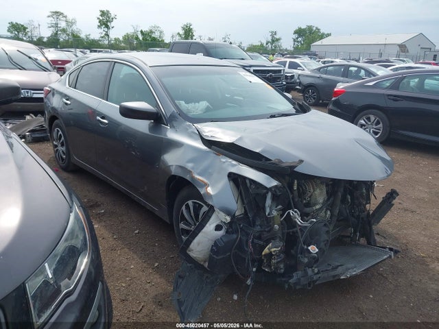 Salvage Nissan Altima Image