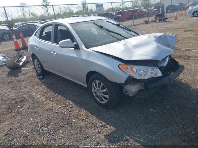 Salvage Hyundai ELANTRA Image