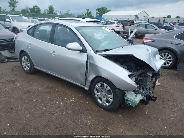 Salvage Hyundai ELANTRA Image