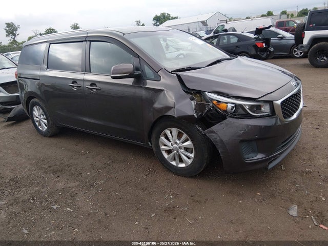 Salvage Kia Sedona Image