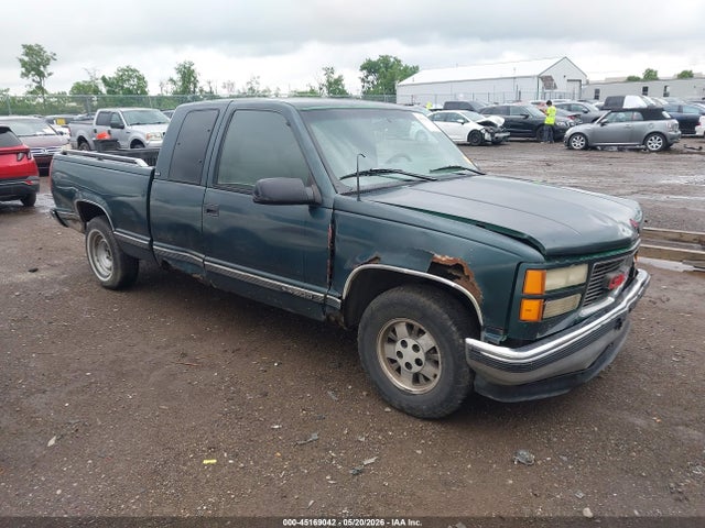 Salvage GMC Sierra Image