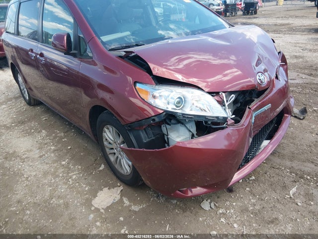Toyota Sienna Xle 8 Passenger