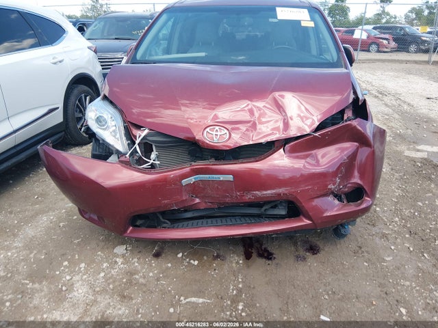 Toyota Sienna Xle 8 Passenger