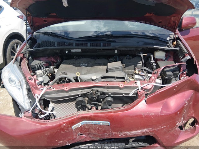 Toyota Sienna Xle 8 Passenger