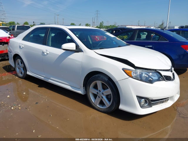 Salvage Toyota Camry Image