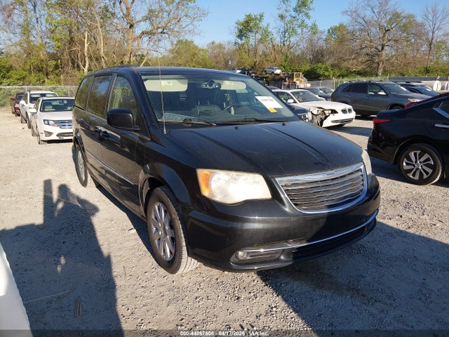 Salvage Chrysler Town & Country Image