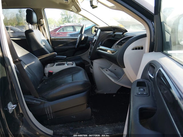 Chrysler Town & Country Touring