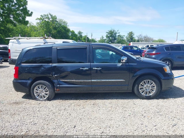 Chrysler Town & Country Limited