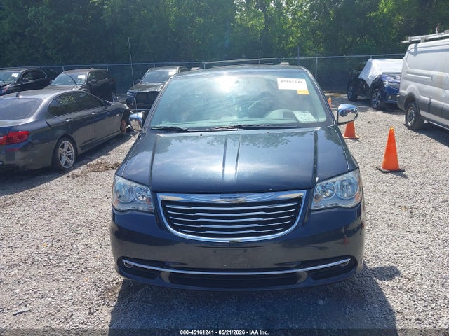 Chrysler Town & Country Limited