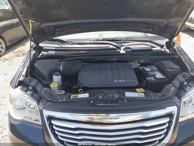 Chrysler Town & Country Limited