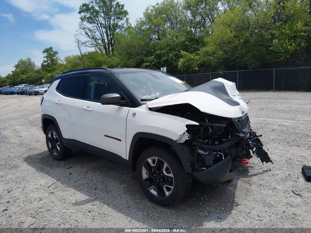 Salvage Jeep Compass Image