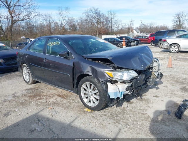 Salvage Toyota Camry Image
