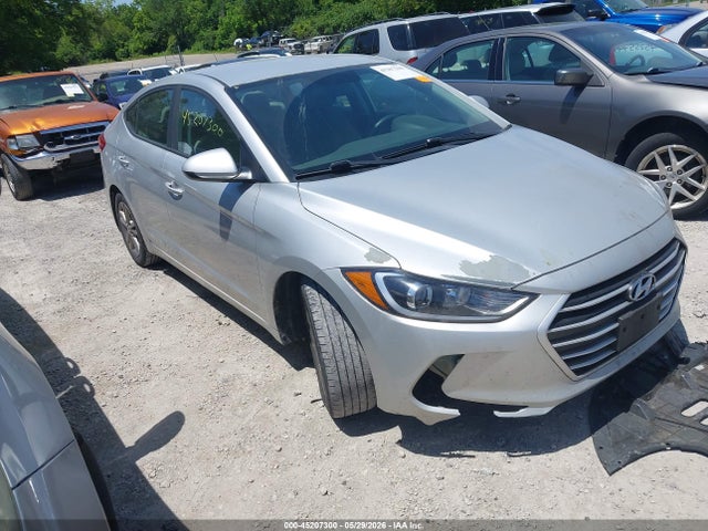 Salvage Hyundai ELANTRA Image