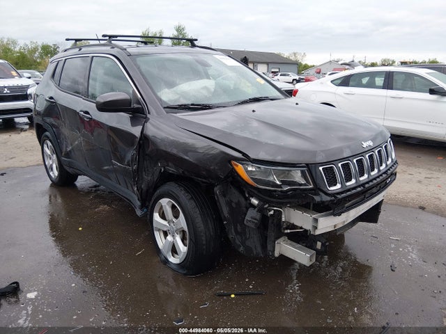 Salvage Jeep Compass Image
