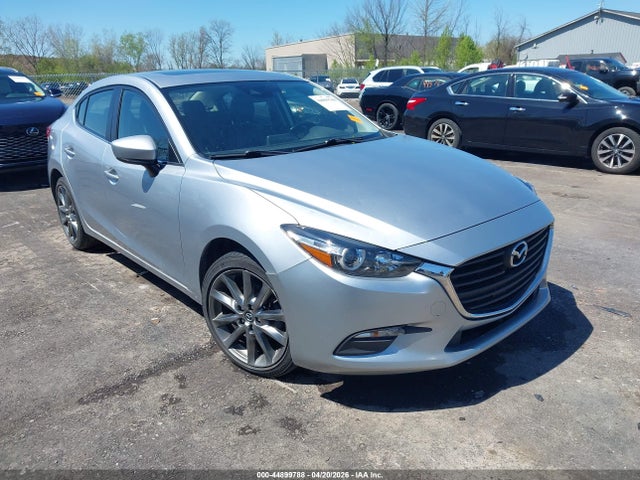 Salvage Mazda Mazda3 Image