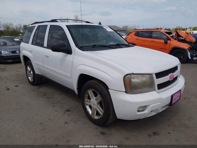 Salvage Chevrolet Trailblazer Image