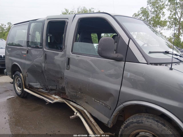 GMC Savana Standard