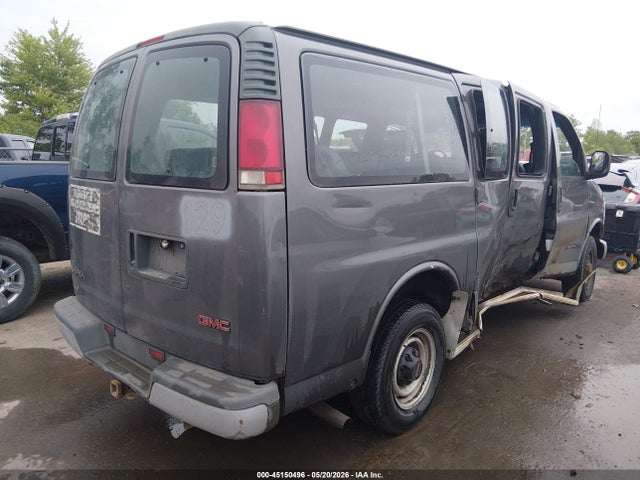 GMC Savana Standard
