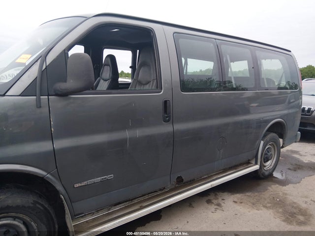 GMC Savana Standard
