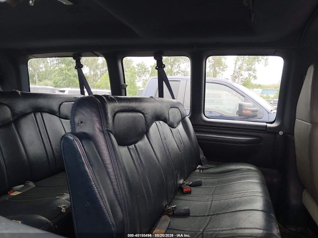 GMC Savana Standard