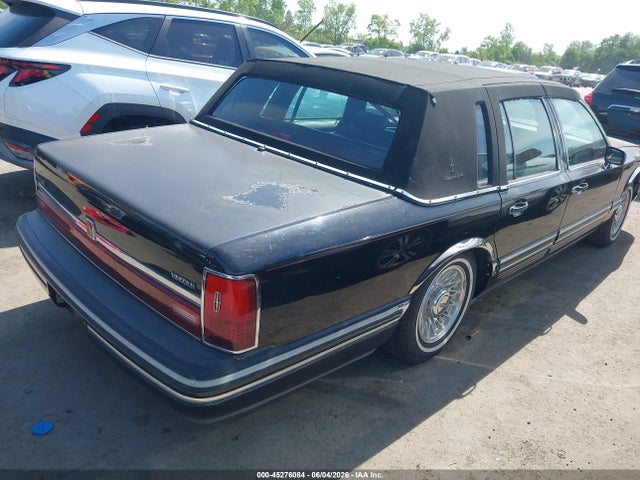 Lincoln Towncar