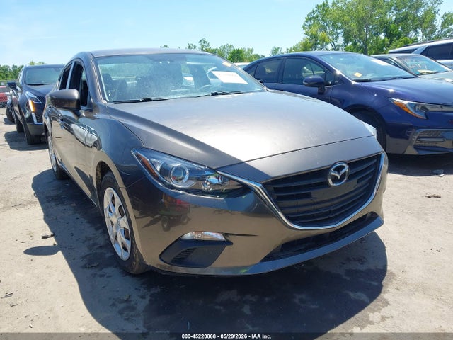 Salvage Mazda Mazda3 Image