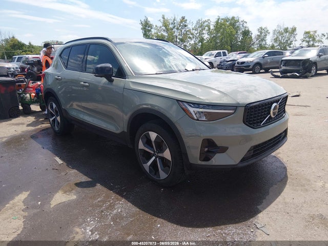 Salvage Volvo XC40 Image