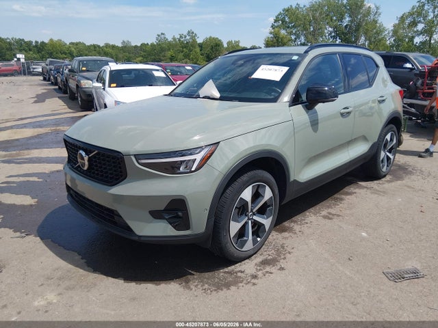 Volvo XC40 B5 Plus Dark Theme