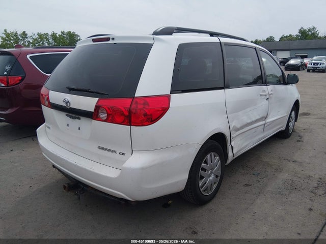Toyota Sienna Ce