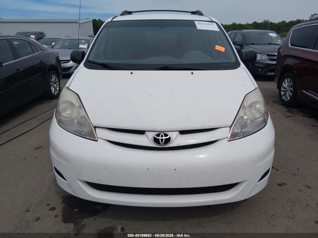 Toyota Sienna Ce