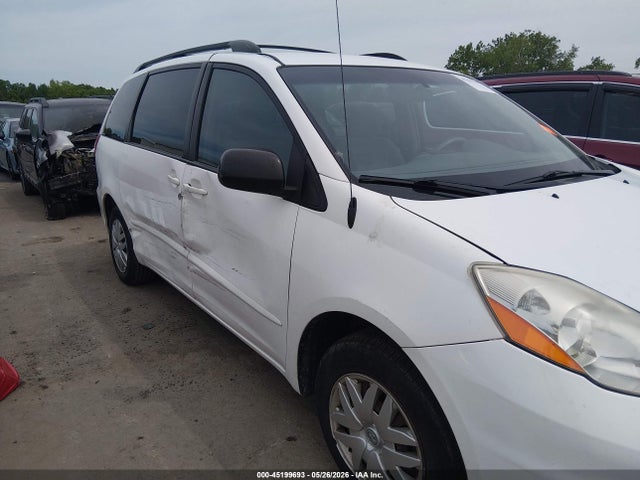 Toyota Sienna Ce