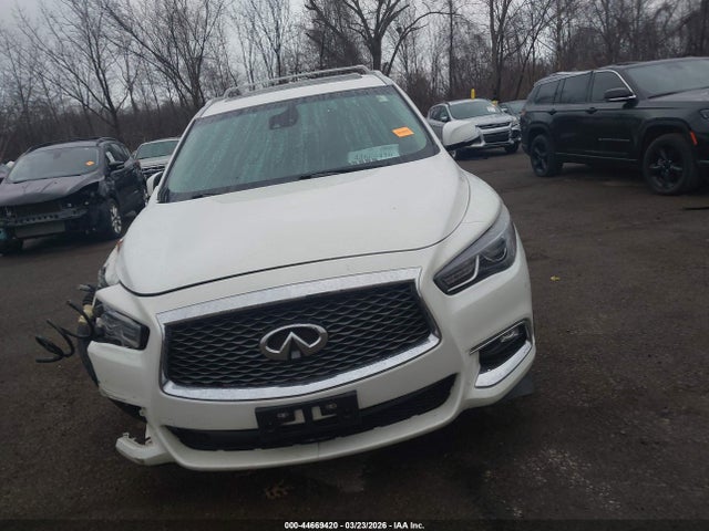 INFINITI Qx Luxe