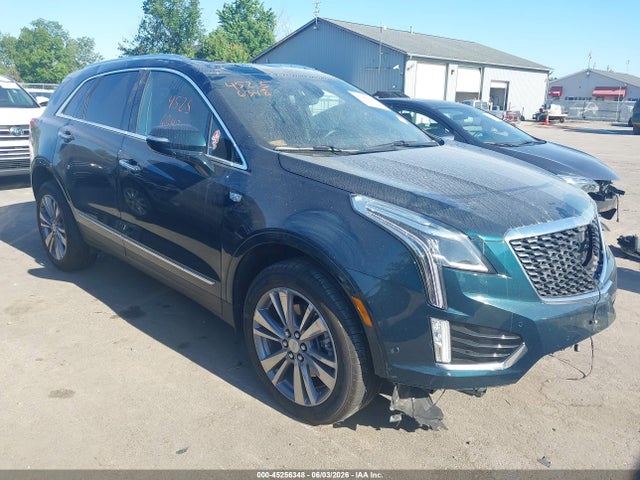 Salvage Cadillac XT5 Image