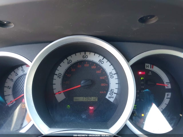 Toyota Tacoma Base V6